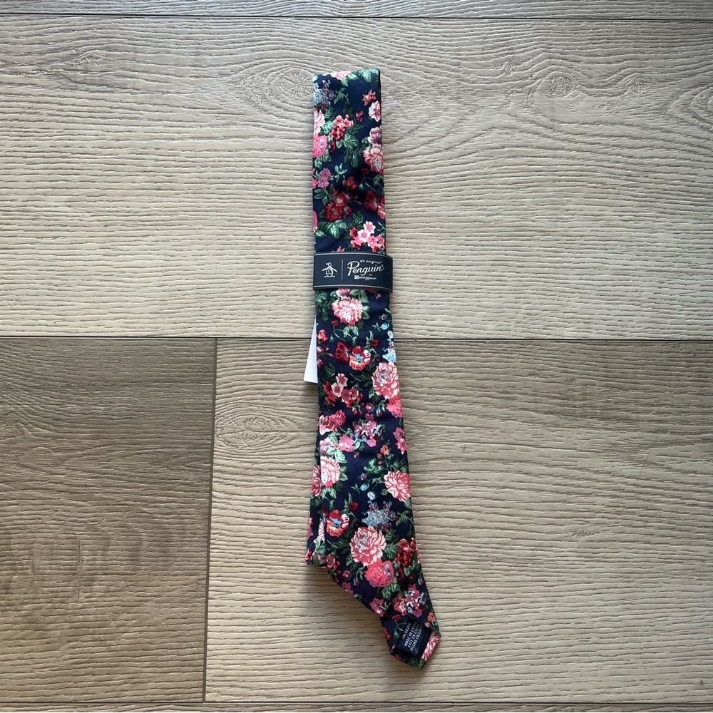 Original Penguin Men’s Floral Print Tie